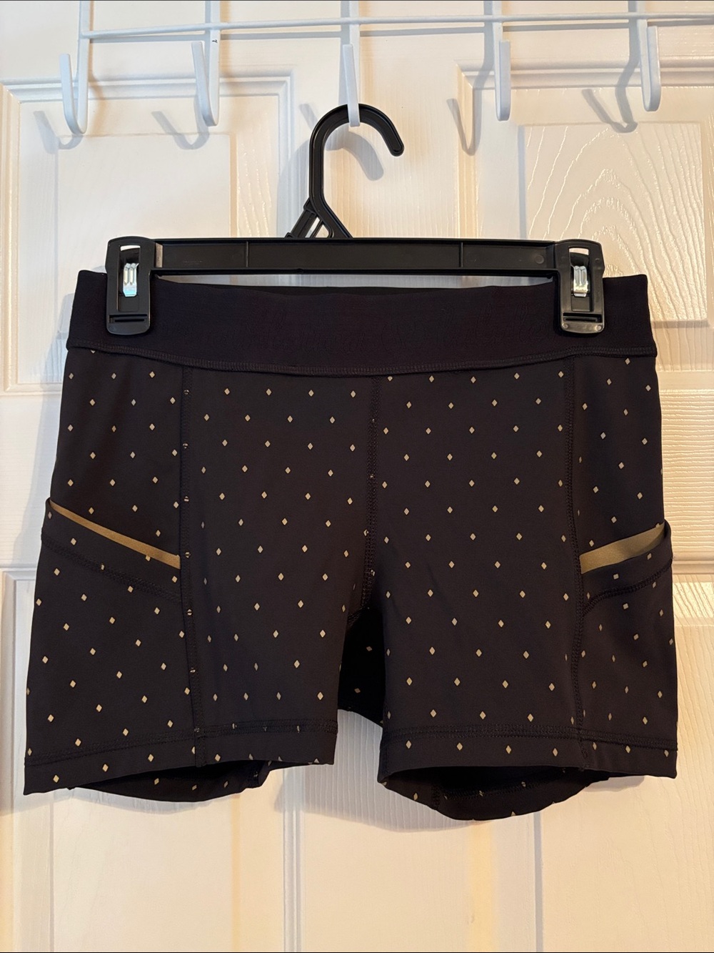 Lululemon Women’s Black Shorts with Gold Diamond Pattern size 6